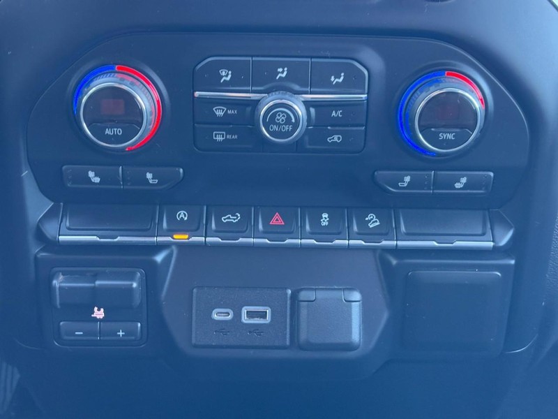 Chevrolet Silverado 1500 Vehicle Full-screen Gallery Image 14