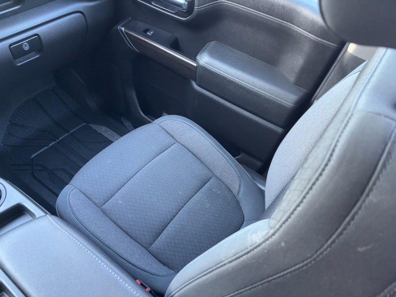 Chevrolet Silverado 1500 Vehicle Full-screen Gallery Image 15