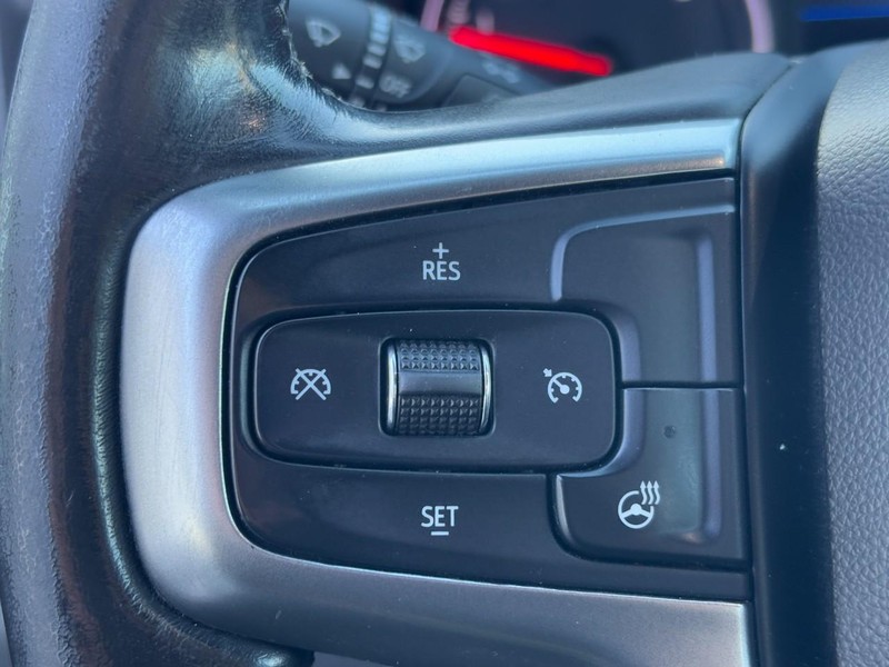 Chevrolet Silverado 1500 Vehicle Full-screen Gallery Image 17