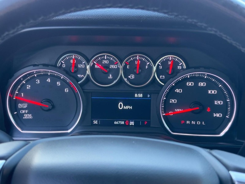 Chevrolet Silverado 1500 Vehicle Full-screen Gallery Image 19