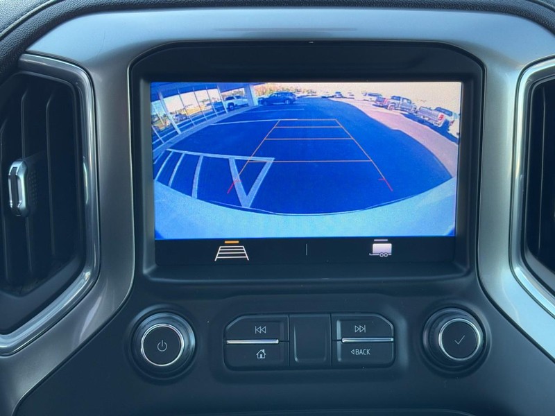 Chevrolet Silverado 1500 Vehicle Full-screen Gallery Image 21