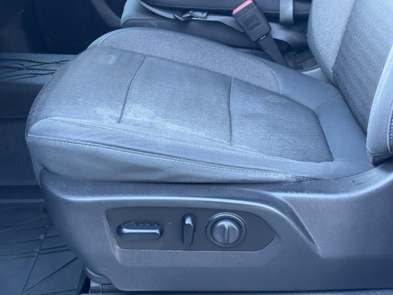 Chevrolet Silverado 1500 Vehicle Full-screen Gallery Image 25