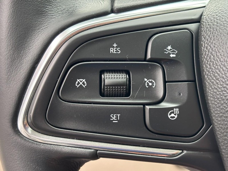 Buick Envision Vehicle Full-screen Gallery Image 17