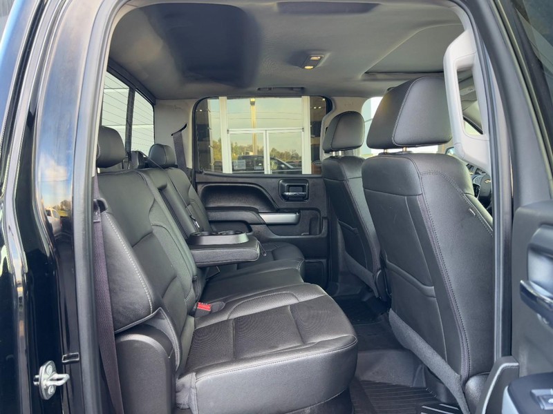 Chevrolet Silverado 1500 Vehicle Full-screen Gallery Image 10