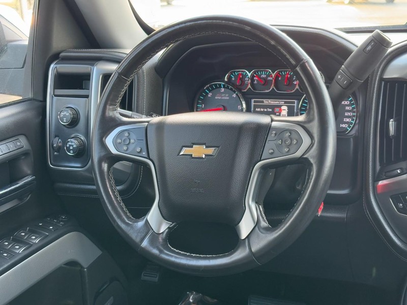 Chevrolet Silverado 1500 Vehicle Full-screen Gallery Image 12