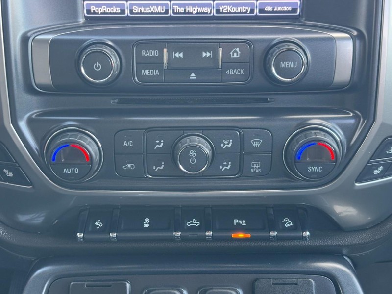 Chevrolet Silverado 1500 Vehicle Full-screen Gallery Image 14