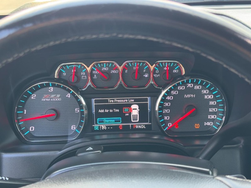 Chevrolet Silverado 1500 Vehicle Full-screen Gallery Image 19