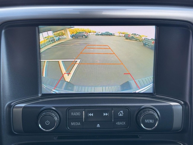 Chevrolet Silverado 1500 Vehicle Full-screen Gallery Image 21