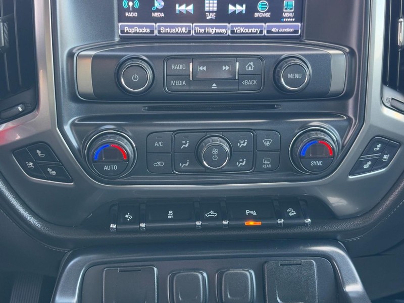 Chevrolet Silverado 1500 Vehicle Full-screen Gallery Image 22