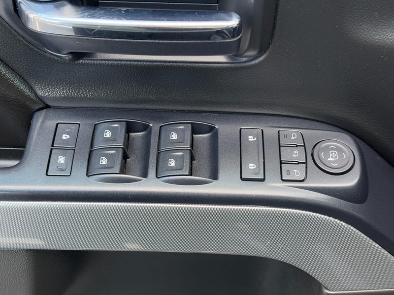 Chevrolet Silverado 1500 Vehicle Full-screen Gallery Image 23