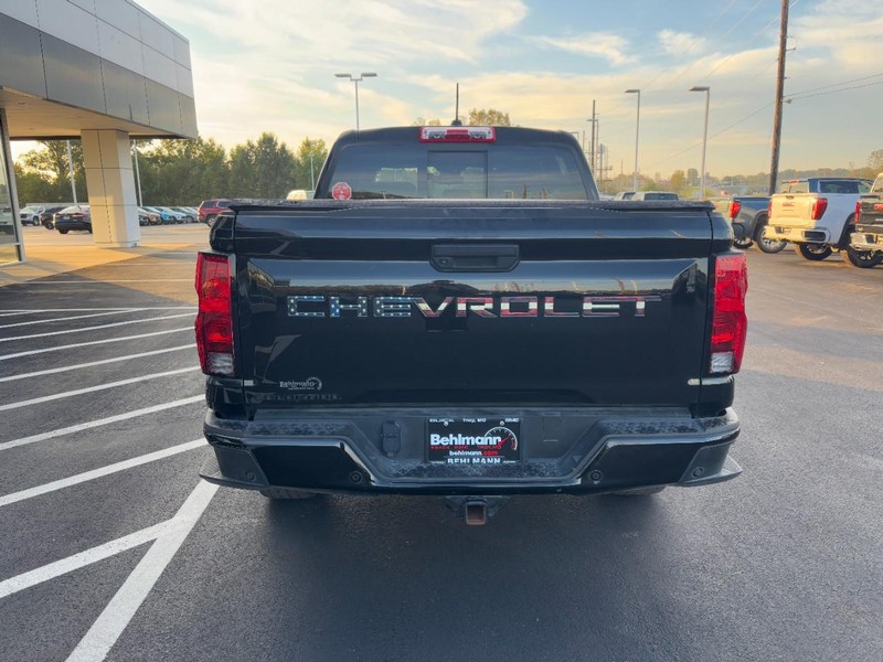 Chevrolet Colorado Vehicle Full-screen Gallery Image 05