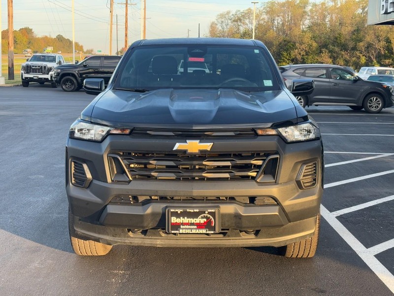 Chevrolet Colorado Vehicle Full-screen Gallery Image 09