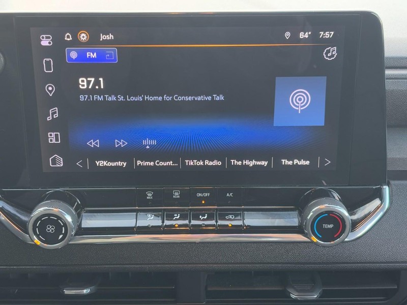 Chevrolet Colorado Vehicle Full-screen Gallery Image 13