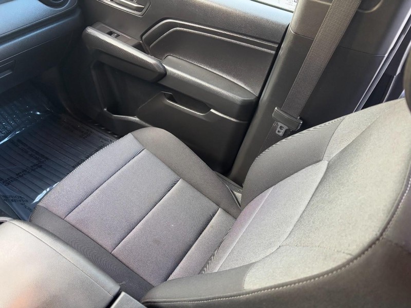 Chevrolet Colorado Vehicle Full-screen Gallery Image 14