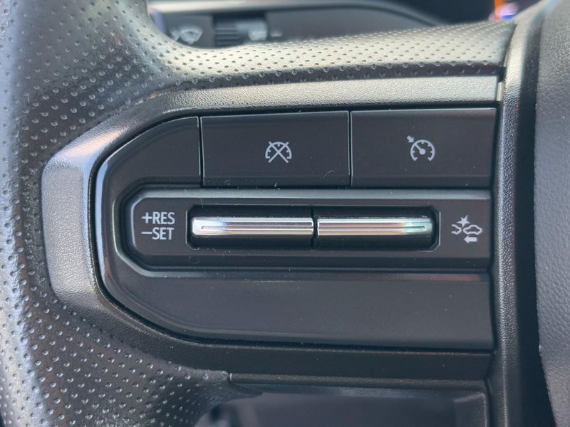 Chevrolet Colorado Vehicle Full-screen Gallery Image 16