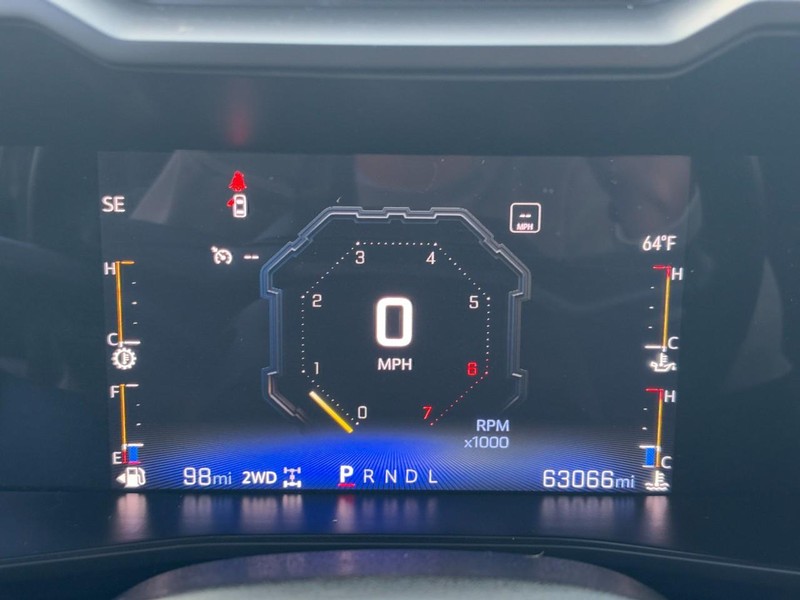 Chevrolet Colorado Vehicle Full-screen Gallery Image 18