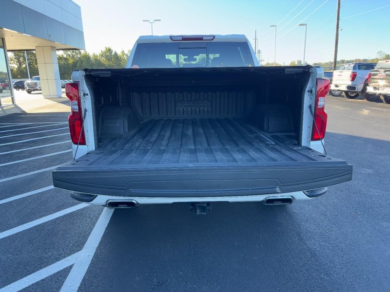 Chevrolet Silverado 1500 Vehicle Full-screen Gallery Image 04