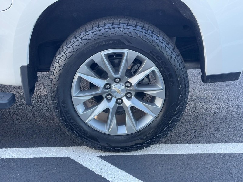 Chevrolet Silverado 1500 Vehicle Full-screen Gallery Image 08