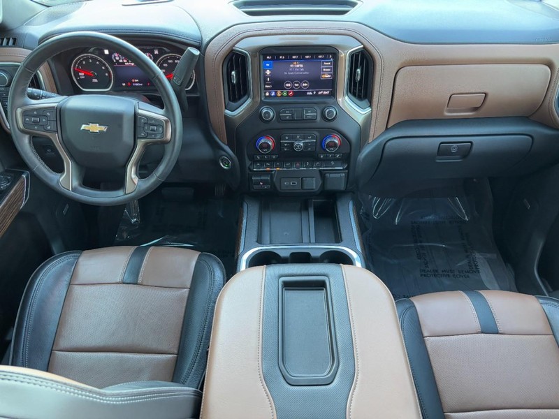 Chevrolet Silverado 1500 Vehicle Full-screen Gallery Image 12