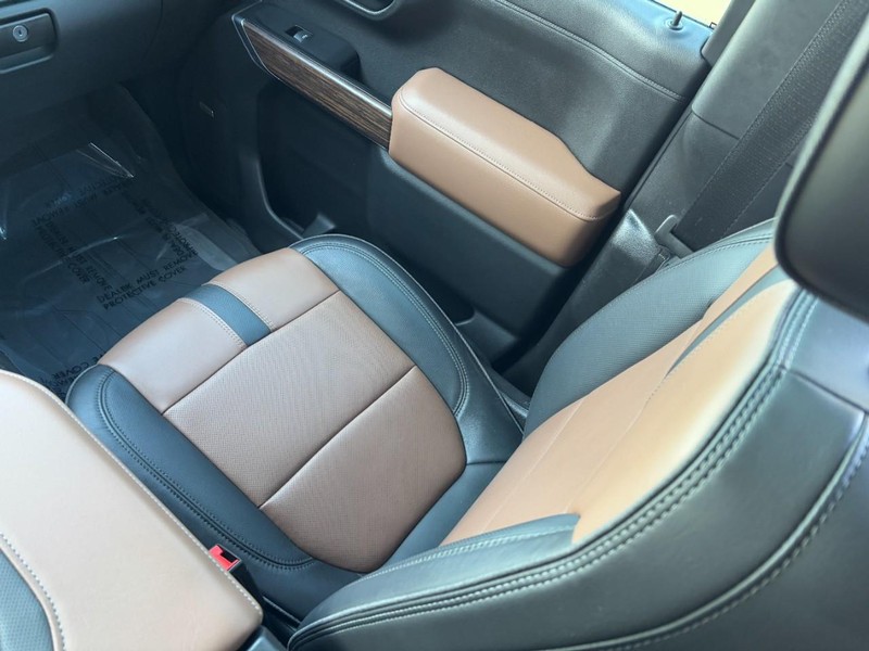 Chevrolet Silverado 1500 Vehicle Full-screen Gallery Image 16