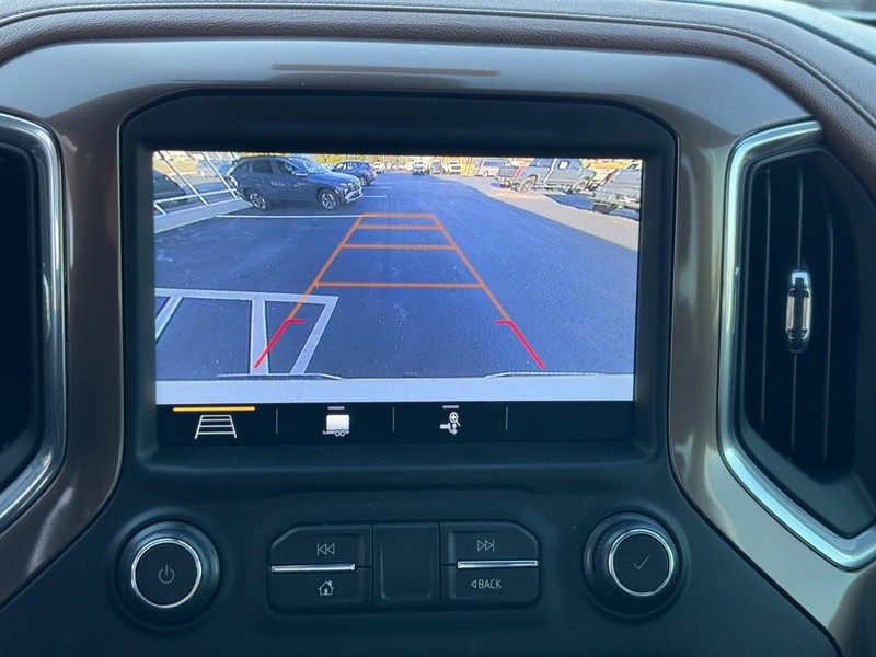 Chevrolet Silverado 1500 Vehicle Full-screen Gallery Image 22