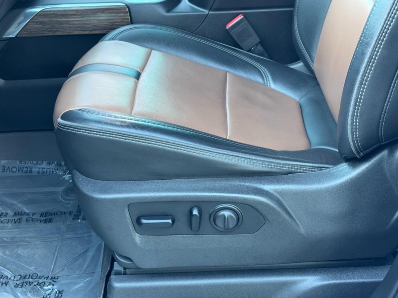 Chevrolet Silverado 1500 Vehicle Full-screen Gallery Image 27