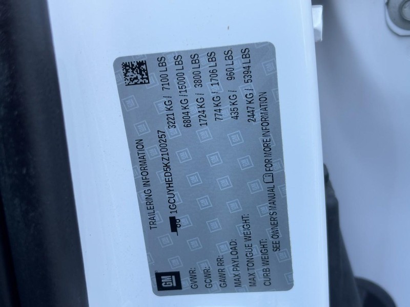 Chevrolet Silverado 1500 Vehicle Full-screen Gallery Image 28