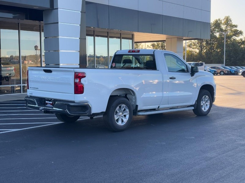 Chevrolet Silverado 1500 Vehicle Full-screen Gallery Image 03