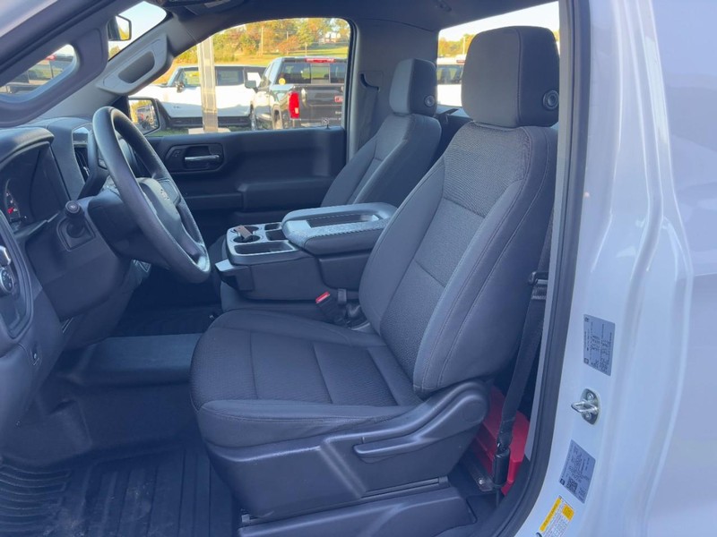 Chevrolet Silverado 1500 Vehicle Full-screen Gallery Image 10