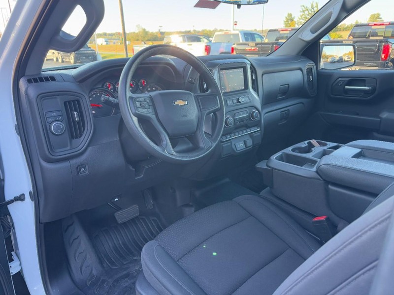 Chevrolet Silverado 1500 Vehicle Full-screen Gallery Image 11