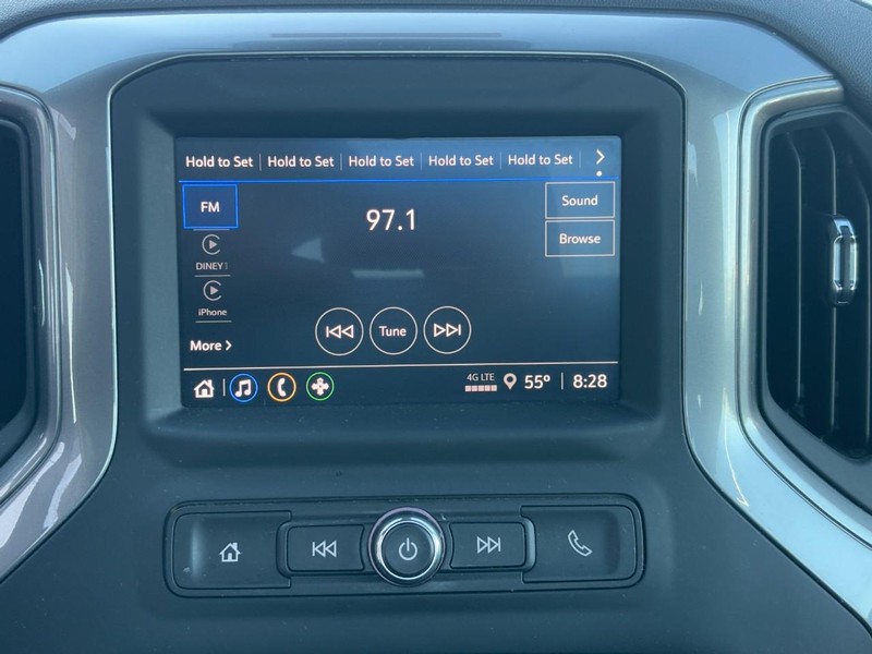 Chevrolet Silverado 1500 Vehicle Full-screen Gallery Image 15