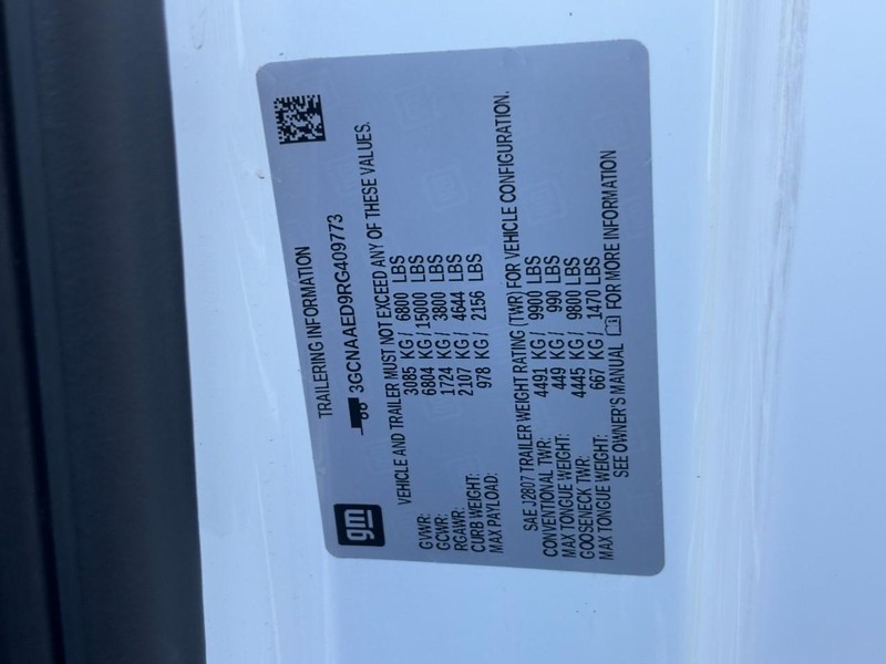 Chevrolet Silverado 1500 Vehicle Full-screen Gallery Image 21