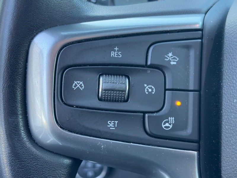 Chevrolet Silverado 1500 Vehicle Full-screen Gallery Image 17