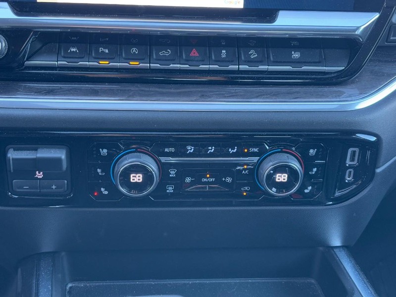 Chevrolet Silverado 1500 Vehicle Full-screen Gallery Image 23