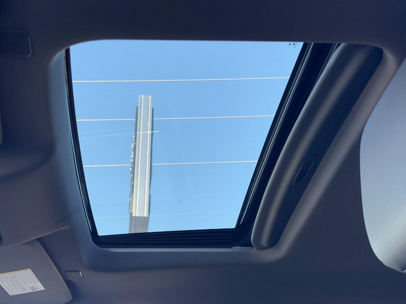 Chevrolet Silverado 1500 Vehicle Full-screen Gallery Image 27