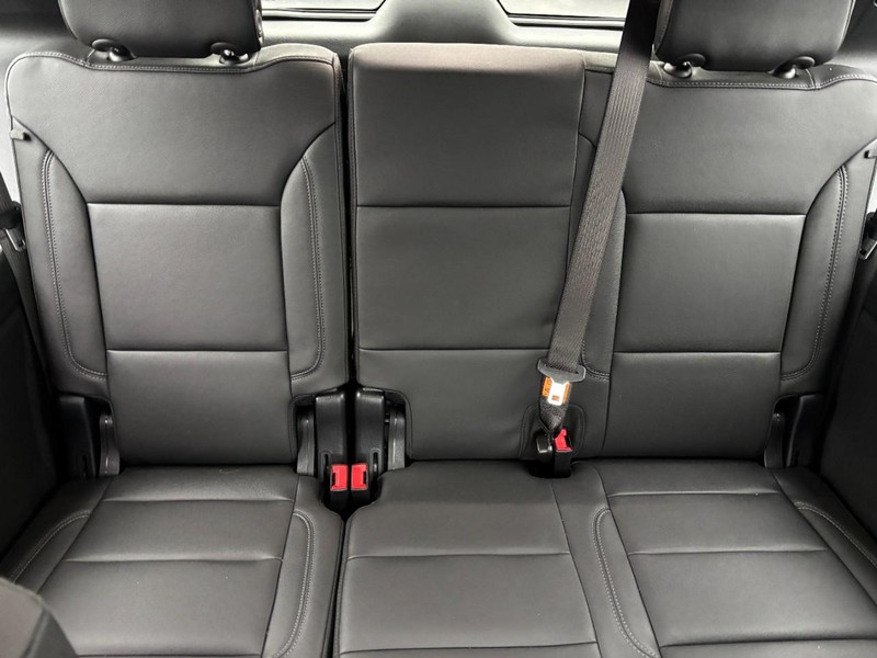 Chevrolet Tahoe Vehicle Full-screen Gallery Image 11