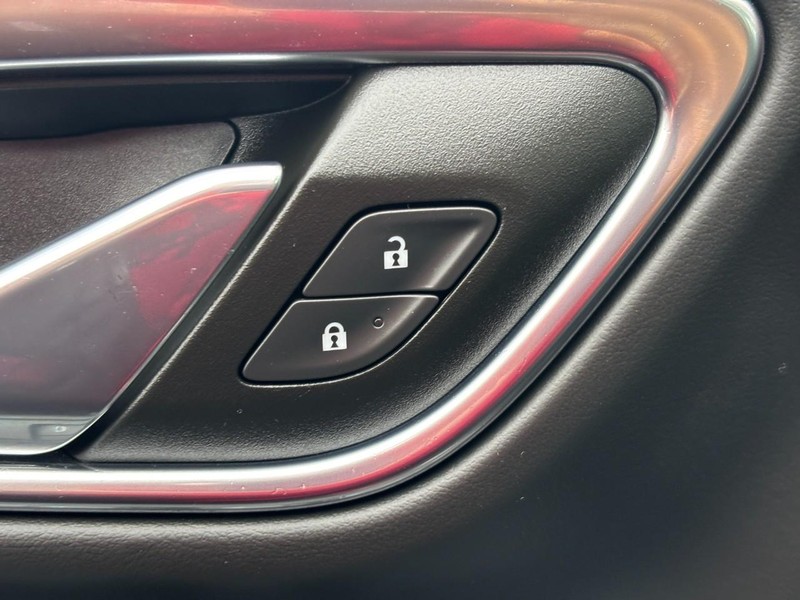 Chevrolet Tahoe Vehicle Full-screen Gallery Image 25