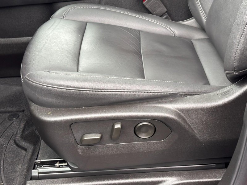 Chevrolet Tahoe Vehicle Full-screen Gallery Image 26