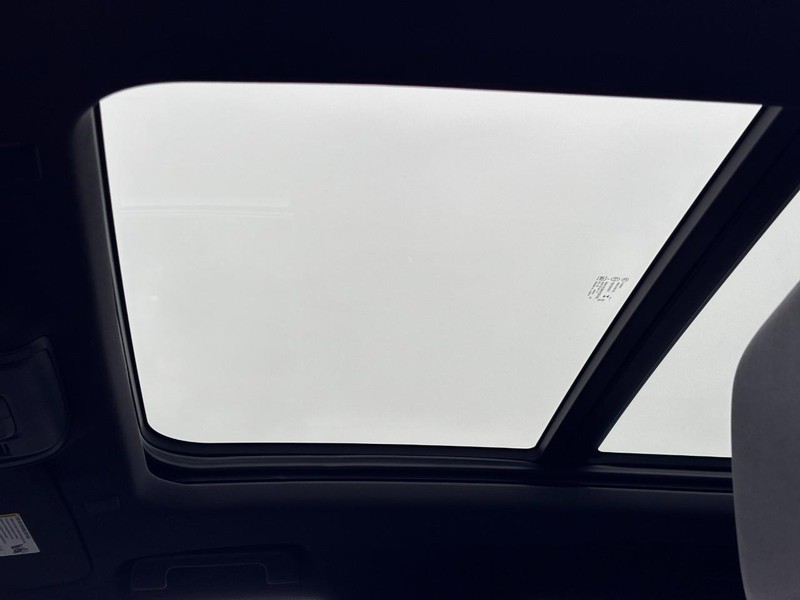 Chevrolet Tahoe Vehicle Full-screen Gallery Image 27