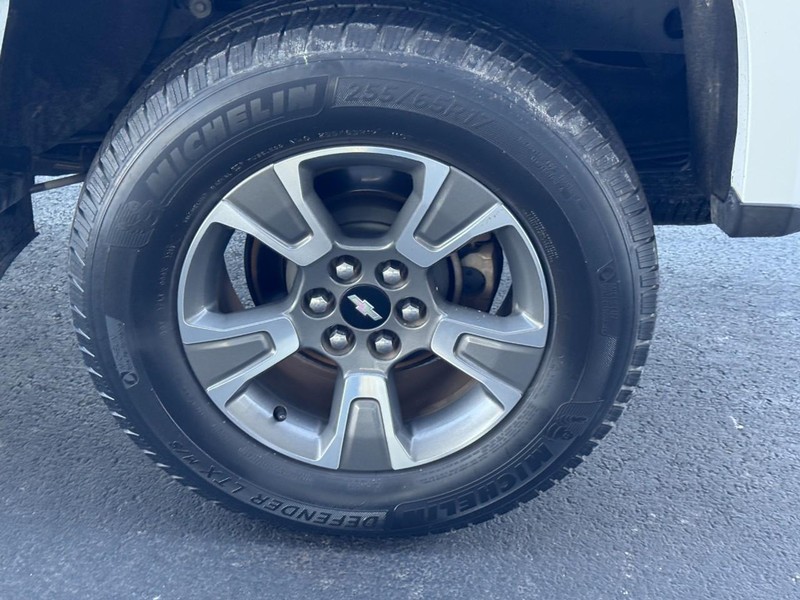 Chevrolet Colorado Vehicle Full-screen Gallery Image 06