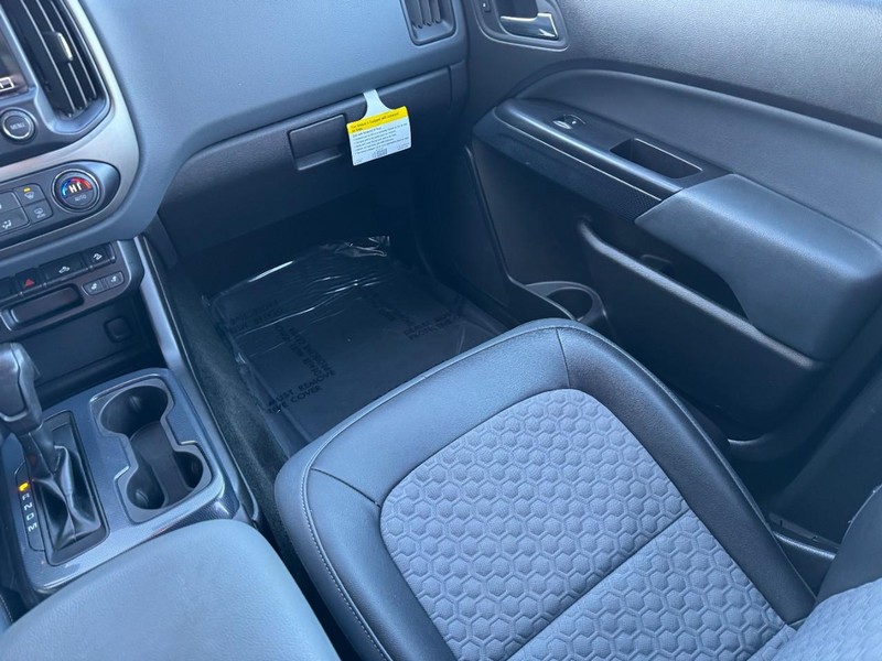 Chevrolet Colorado Vehicle Full-screen Gallery Image 14