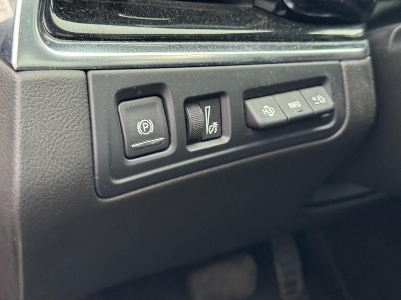 Cadillac XT6 Vehicle Full-screen Gallery Image 16