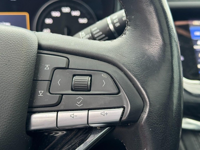 Cadillac XT6 Vehicle Full-screen Gallery Image 18