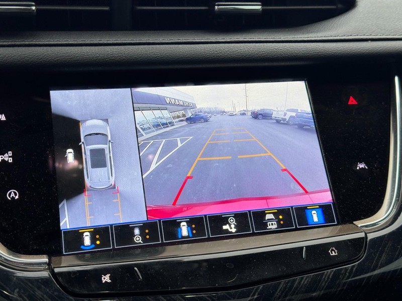 Cadillac XT6 Vehicle Full-screen Gallery Image 20