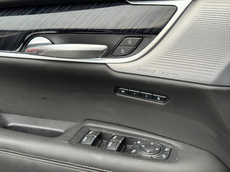 Cadillac XT6 Vehicle Full-screen Gallery Image 21