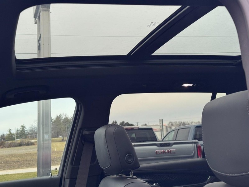 Cadillac XT6 Vehicle Full-screen Gallery Image 22