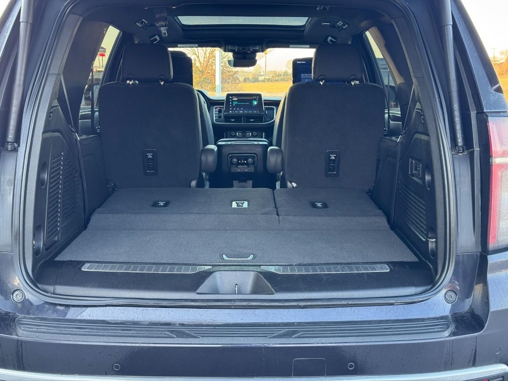 Chevrolet Tahoe Vehicle Full-screen Gallery Image 04