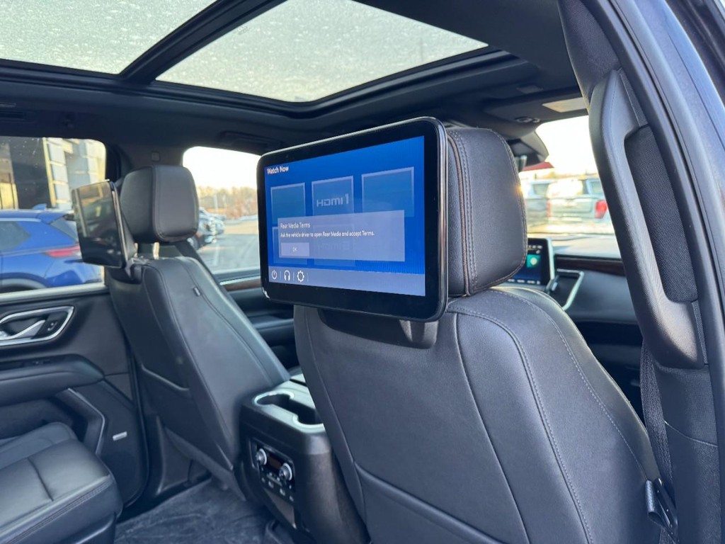 Chevrolet Tahoe Vehicle Full-screen Gallery Image 18