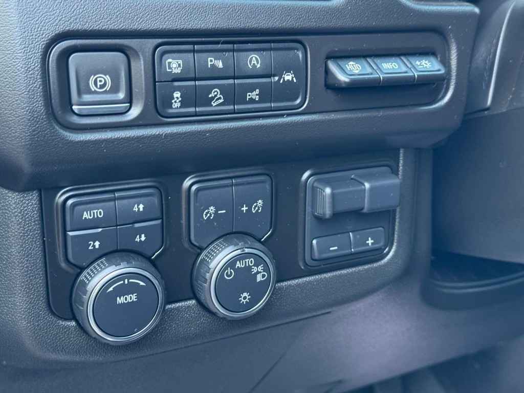 Chevrolet Tahoe Vehicle Full-screen Gallery Image 19