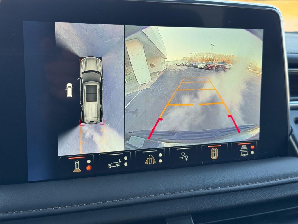 Chevrolet Tahoe Vehicle Full-screen Gallery Image 23